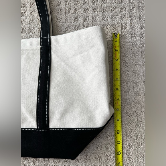 Baggu Medium Black Boat Tote - Picture 4 of 5